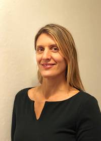 Julie Zook headshot