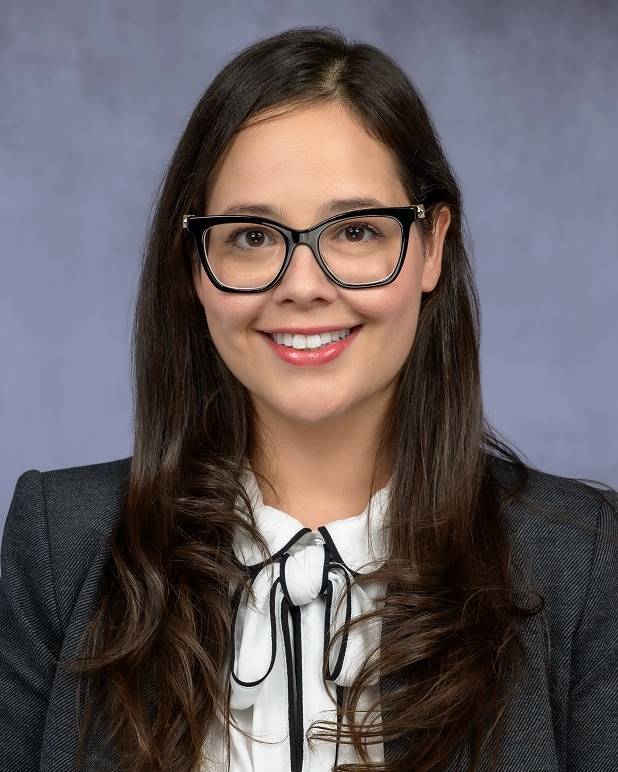 Vivian Ernst Baez headshot