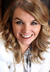 Amber Hays headshot