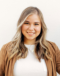 Elizabeth Flores headshot